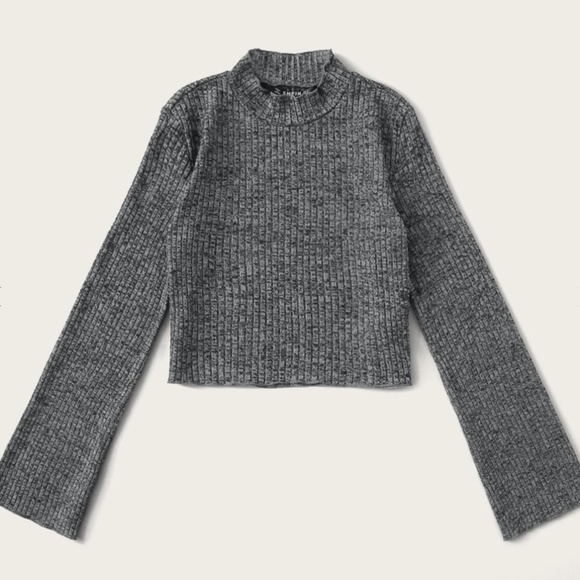 NWOT Grey Long Sleeve Crop Top - Picture 2 of 8